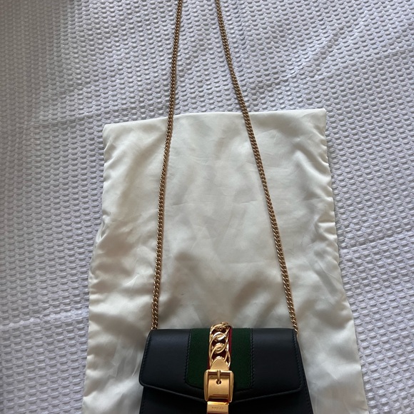 Brand new Gucci purse 
Silvee - Picture 5 of 5